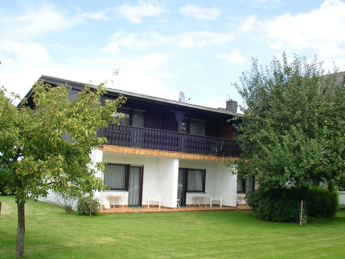 Cafe Best Gaestezimmer Bullau Exterior foto