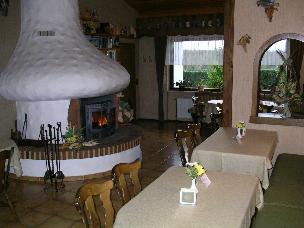 Cafe Best Gaestezimmer Bullau Exterior foto